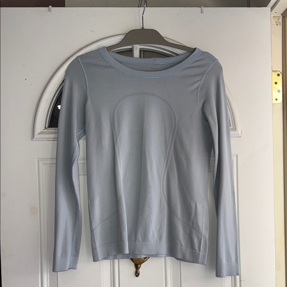 Lululemon Gray Fitted Long Sleeve Tee